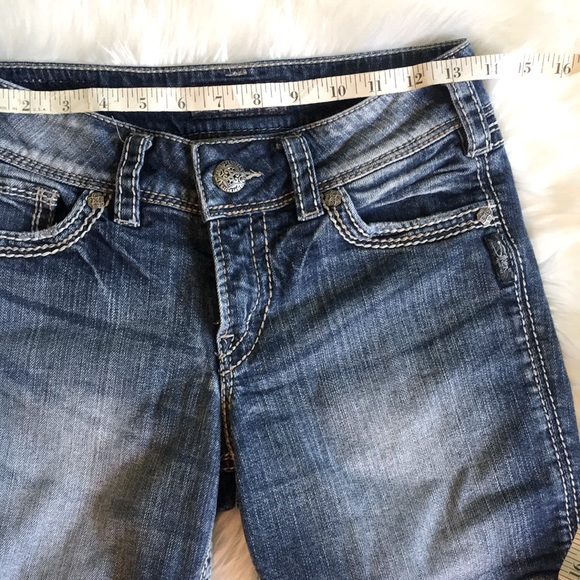 “SILVER” SUKI SURPLUS JEAN SHORTS - Picture 6 of 7